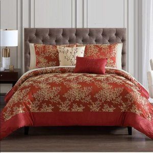 Pagoda Floral 9-Pc. Queen Comforter Set. Color: Red/Gold